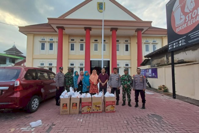 Berbagi Takjil Kecamatan Tulung tahap I tahun 2024