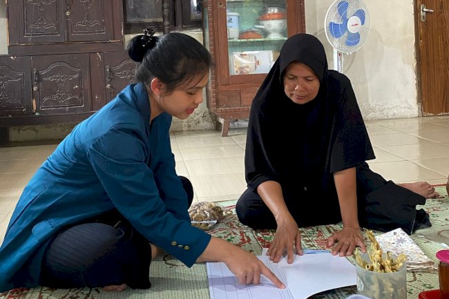 MAHASIWA UNDIP KKN 2023/2024  BANTU UMKM PERKENALKAN PEMBUKUAN DASAR