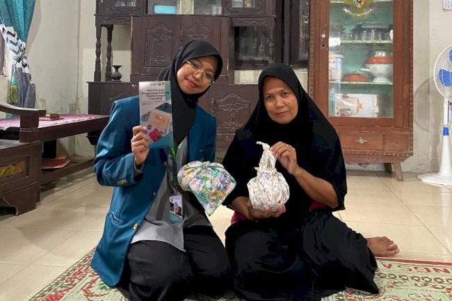 MAHASISWA UNDIP KKN 2023/2024 KENALKAN FUROSHIKI PENGGANTI KANTONG PLASTIK 