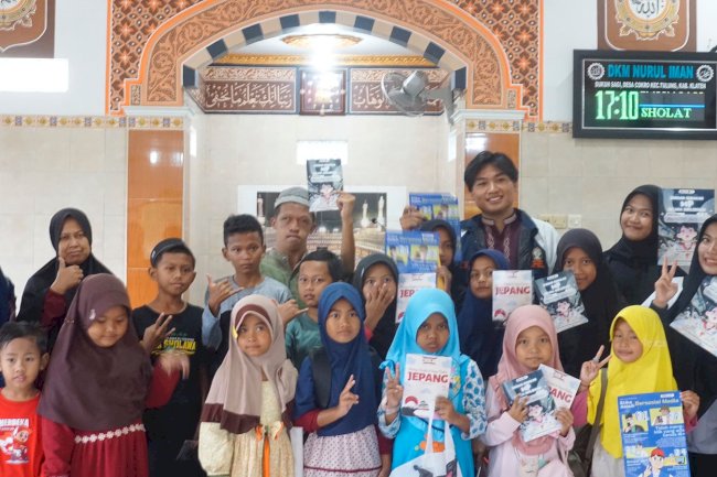 MAHASISWA UNDIP KKN 2023/2024 CEGAH RADIASI MATA
