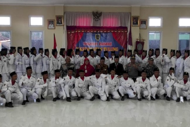 PENGUKUNGAN PASUKAN PASKIBRAKA KECAMATAN TULUNG