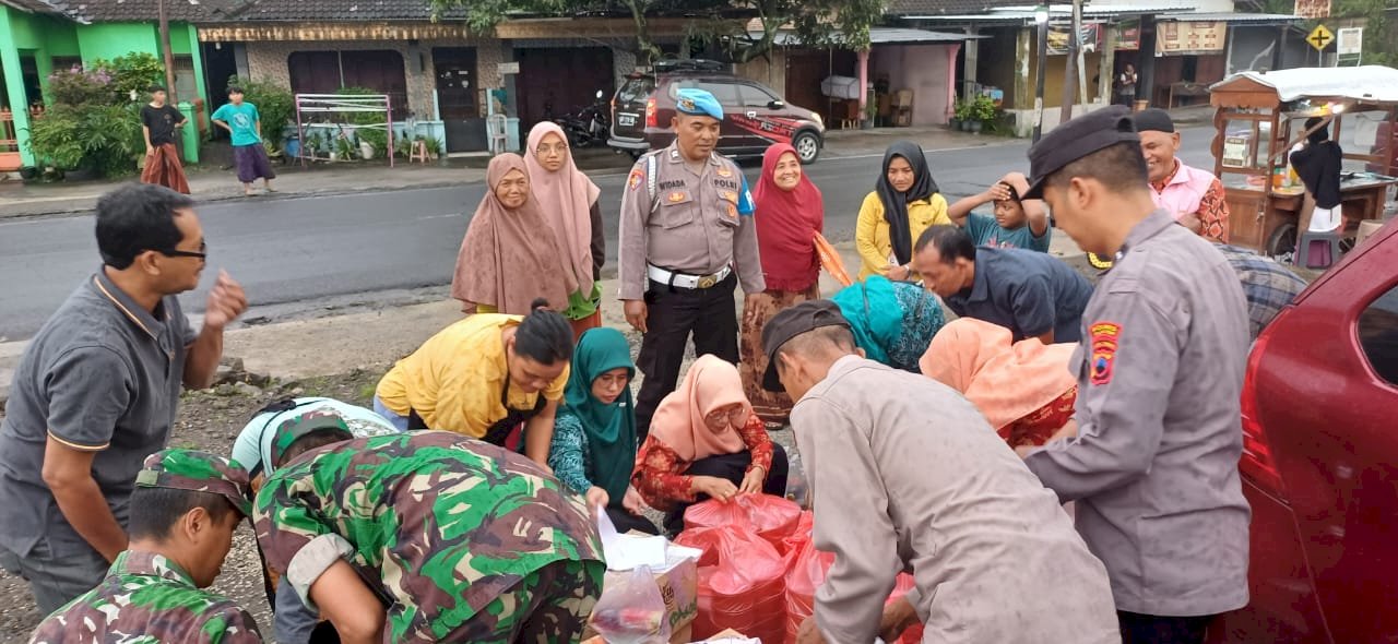 PEMBAGIAN TAKJIL BULAN RAMADHAN TAHU 2025