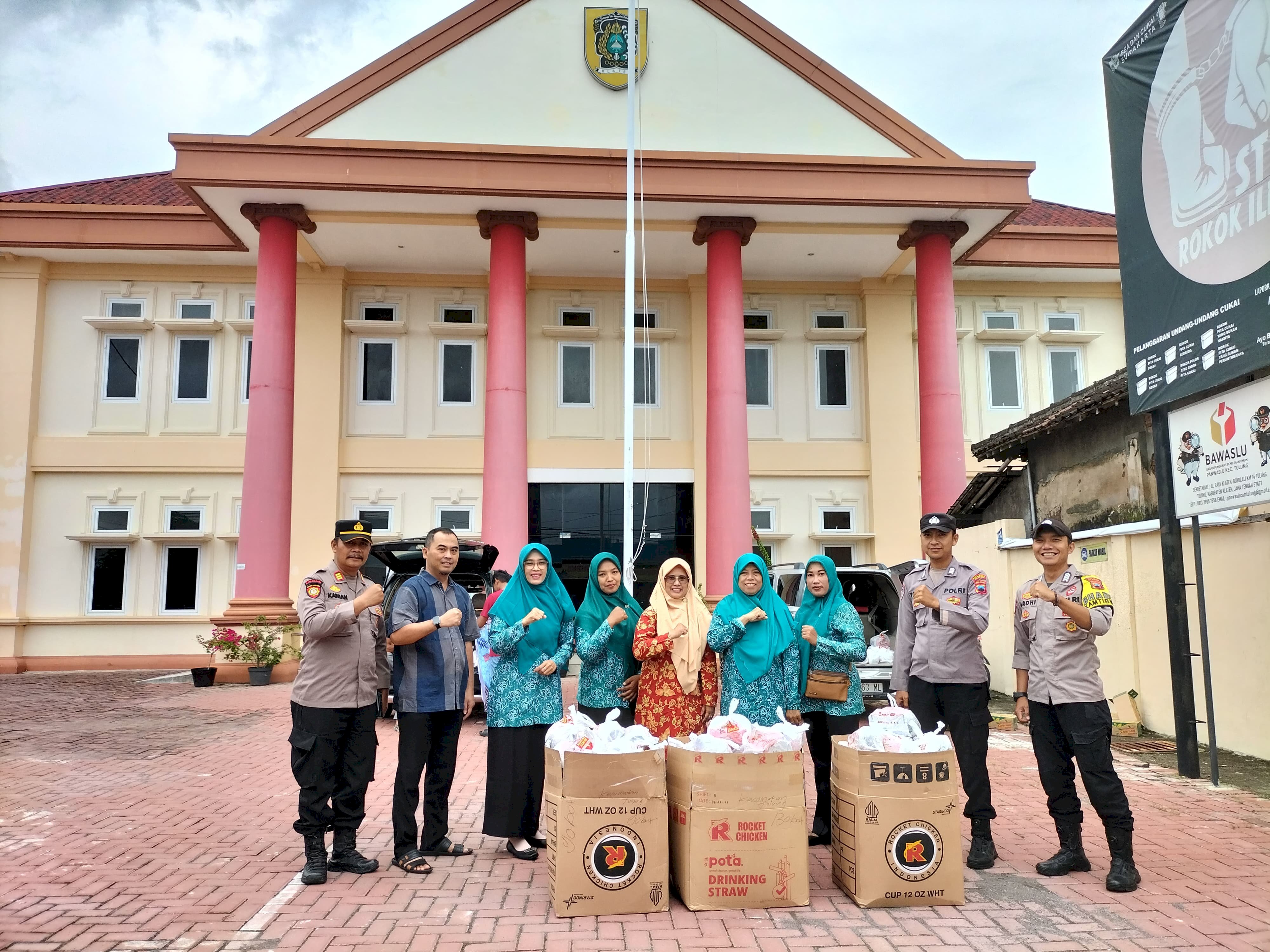 PEMBAGIAN TAKJIL BULAN RAMADHAN TAHU 2025