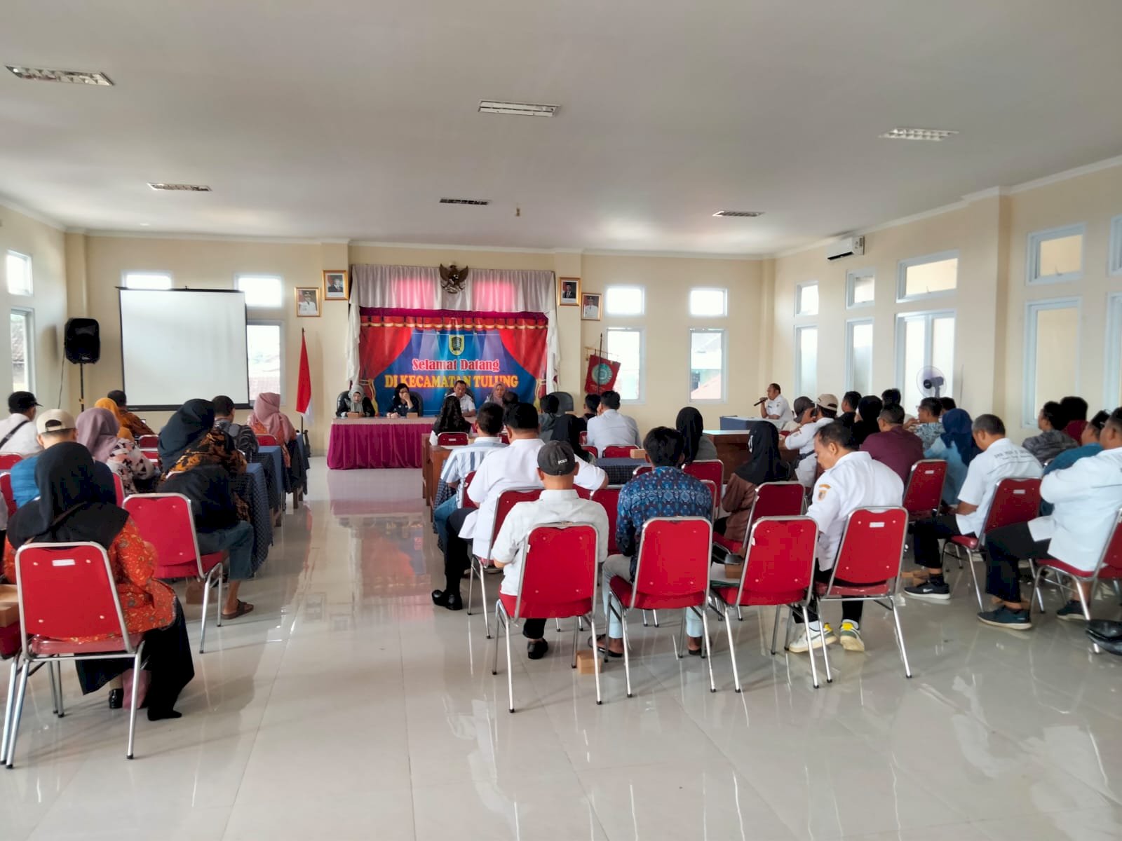 SOSALISASI DAN PEMBERKASAN PEMBUATAN AKTA KOPRASI DESA MERAH PUTIH