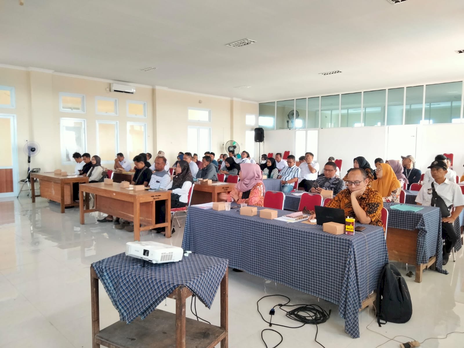 SOSALISASI DAN PEMBERKASAN PEMBUATAN AKTA KOPRASI DESA MERAH PUTIH