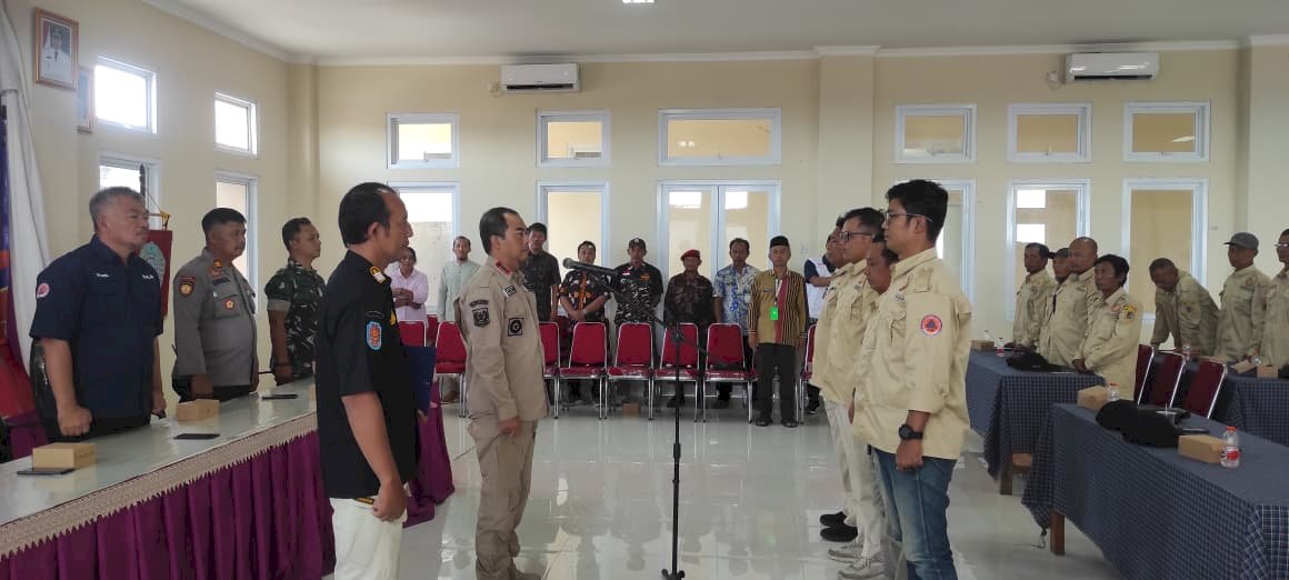 PEMBEKALAN DAN PENGUKUHAN TIM REAKSI CEPAT ( TRC ) KECAMATAN TULUNG TAHUN 2025